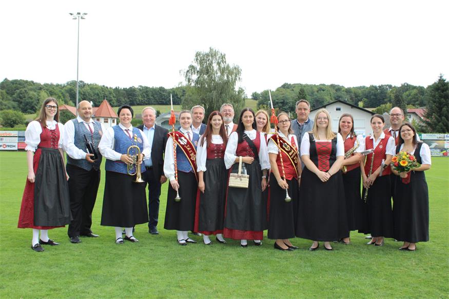 Feuchtes, aber fröhliches Fest zum 40er des Musikvereins Pilgersdorf