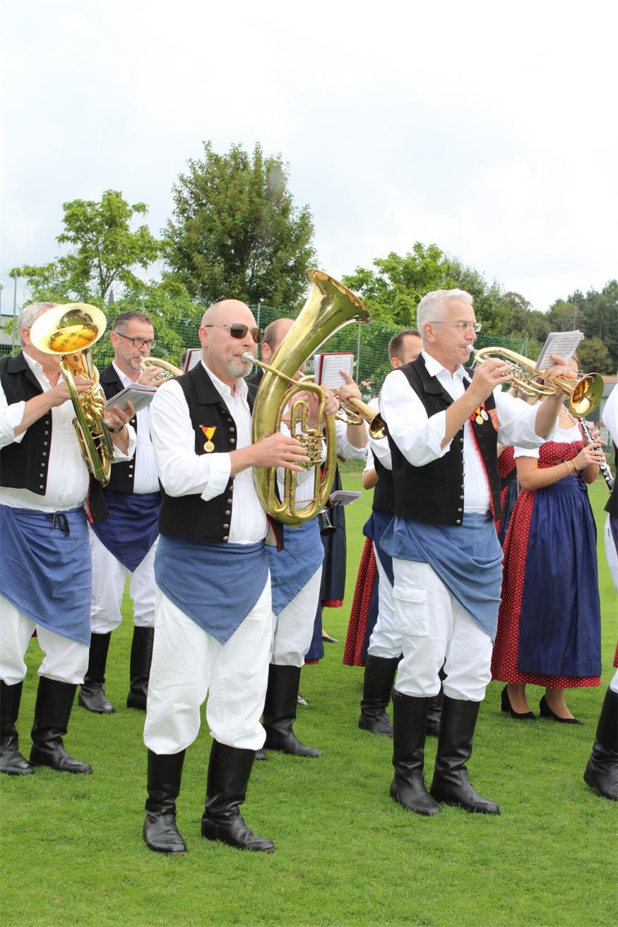 Feuchtes, aber fröhliches Fest zum 40er des Musikvereins Pilgersdorf