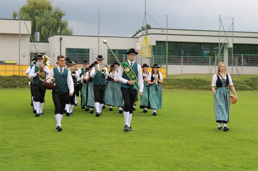 Feuchtes, aber fröhliches Fest zum 40er des Musikvereins Pilgersdorf