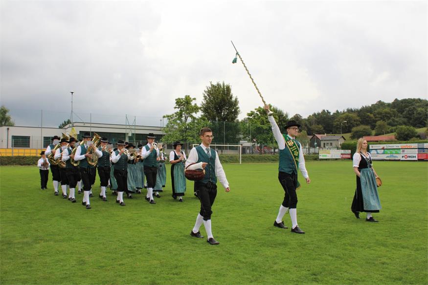Feuchtes, aber fröhliches Fest zum 40er des Musikvereins Pilgersdorf
