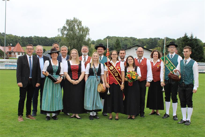 Feuchtes, aber fröhliches Fest zum 40er des Musikvereins Pilgersdorf
