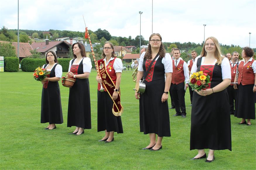 Feuchtes, aber fröhliches Fest zum 40er des Musikvereins Pilgersdorf