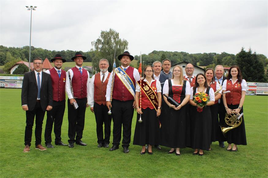 Feuchtes, aber fröhliches Fest zum 40er des Musikvereins Pilgersdorf