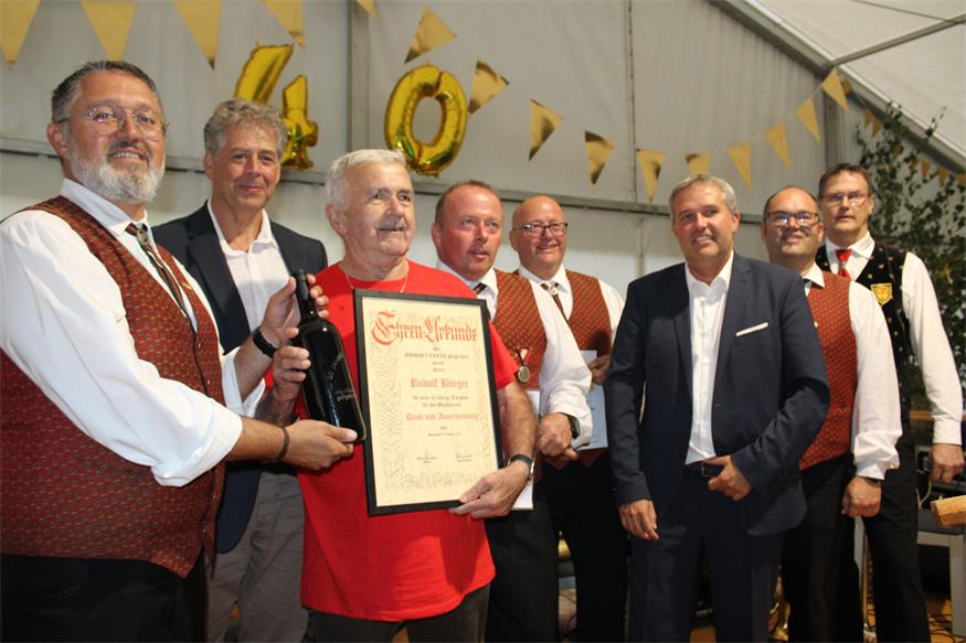 Feuchtes, aber fröhliches Fest zum 40er des Musikvereins Pilgersdorf