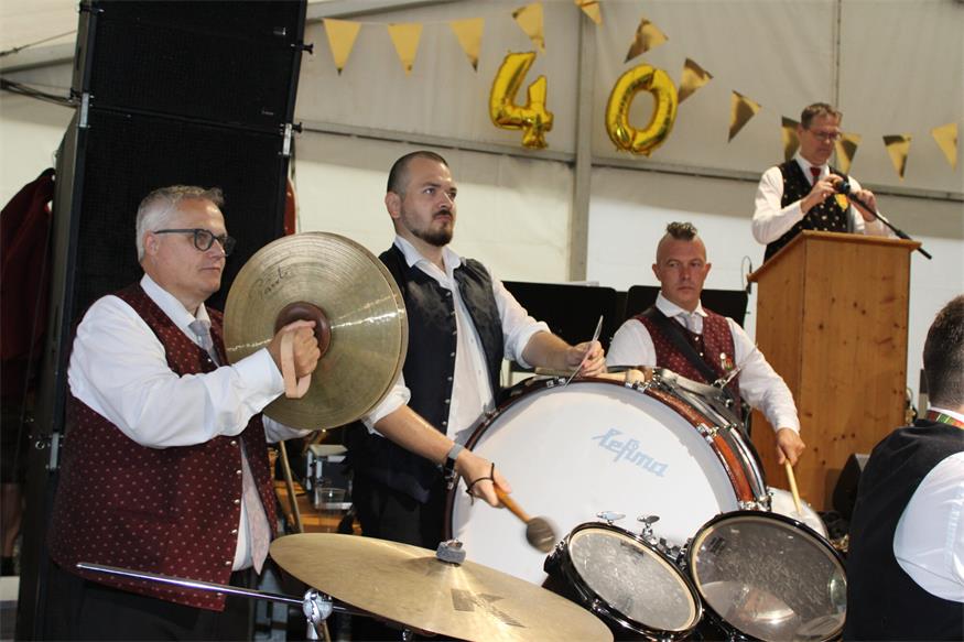 Feuchtes, aber fröhliches Fest zum 40er des Musikvereins Pilgersdorf