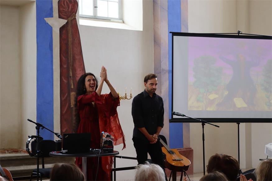 Timna Brauer begeisterte in der ehemaligen Synagoge Kobersdorf