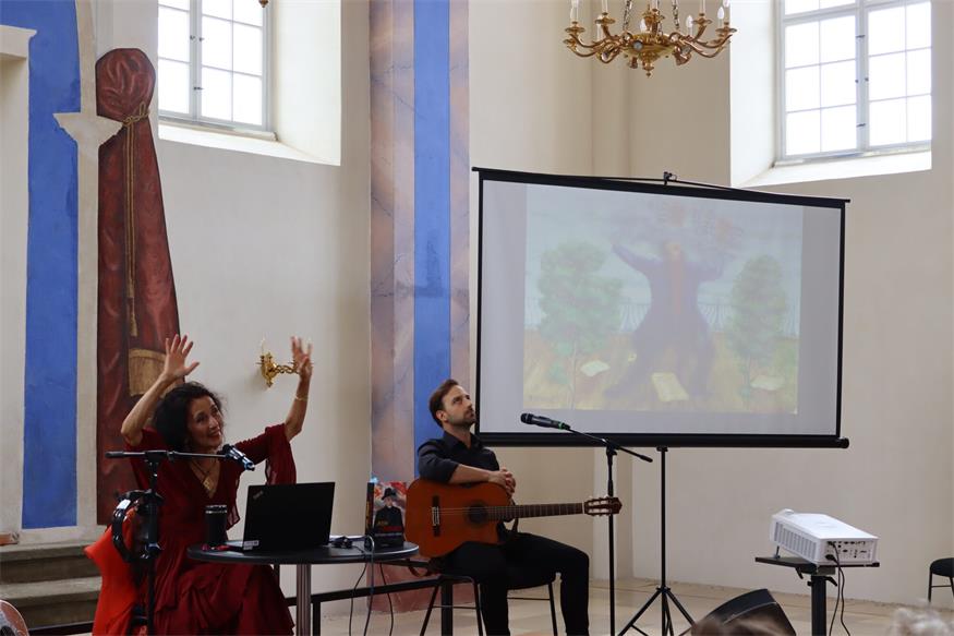 Timna Brauer begeisterte in der ehemaligen Synagoge Kobersdorf