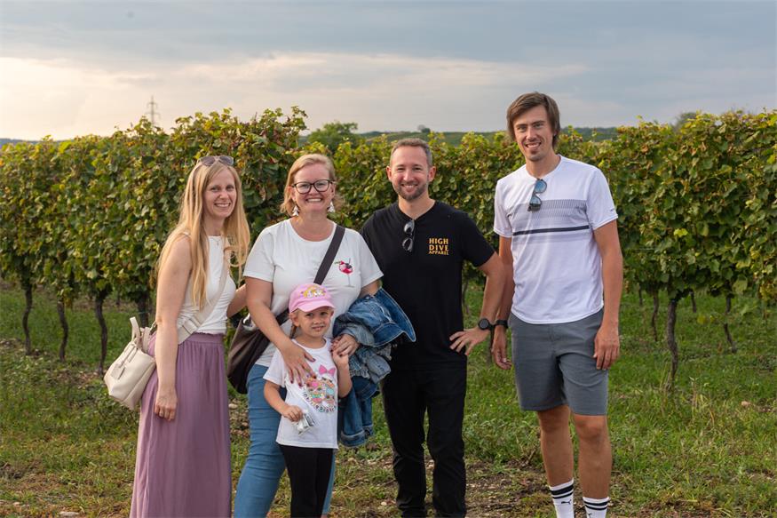 Neusiedl am See: Frischer Sturm inmitten der ältesten Weinriede