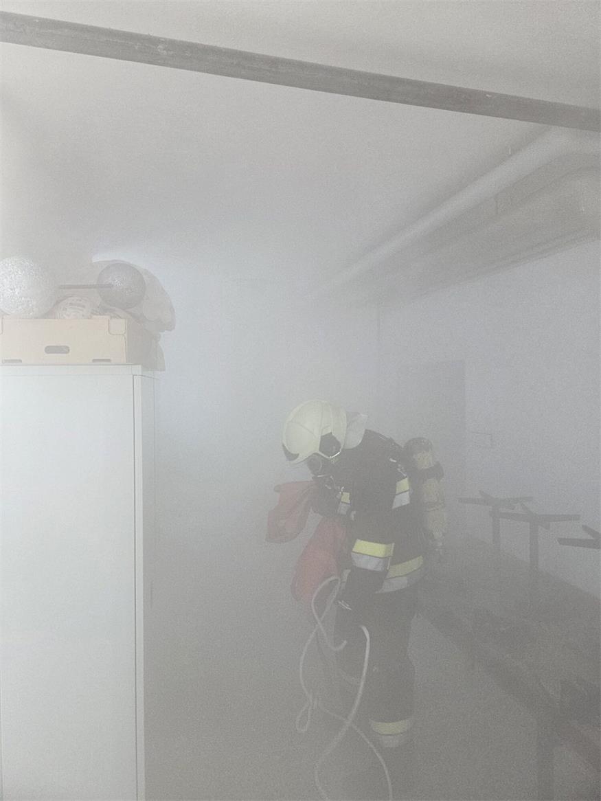 Drei Feuerwehren übten Brandeinsatz im Großwarasdorfer Schulhaus