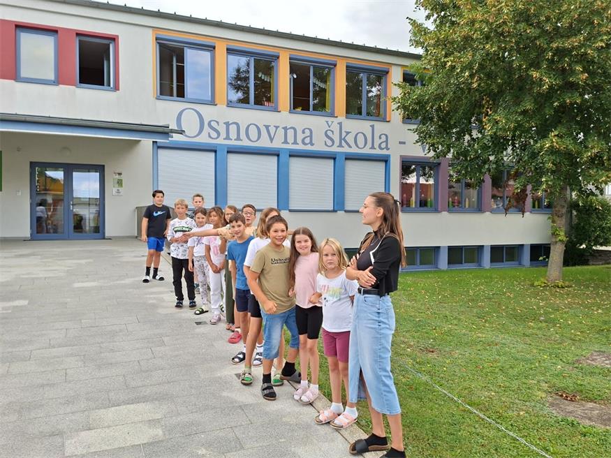 Drei Feuerwehren übten Brandeinsatz im Großwarasdorfer Schulhaus