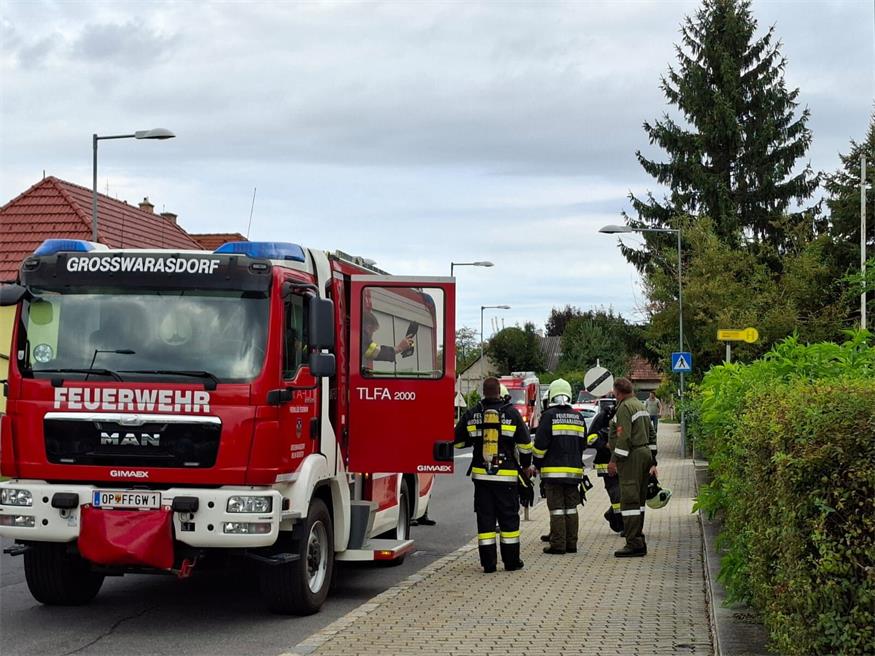 Drei Feuerwehren übten Brandeinsatz im Großwarasdorfer Schulhaus