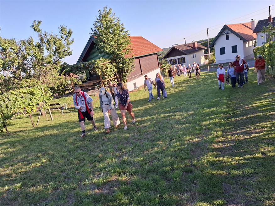 Lesen lieben, wandern und darüber reden: Bücher treffen Menschen
