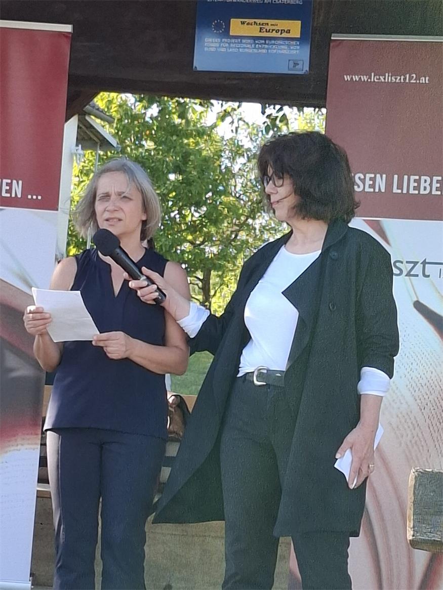 Lesen lieben, wandern und darüber reden: Bücher treffen Menschen