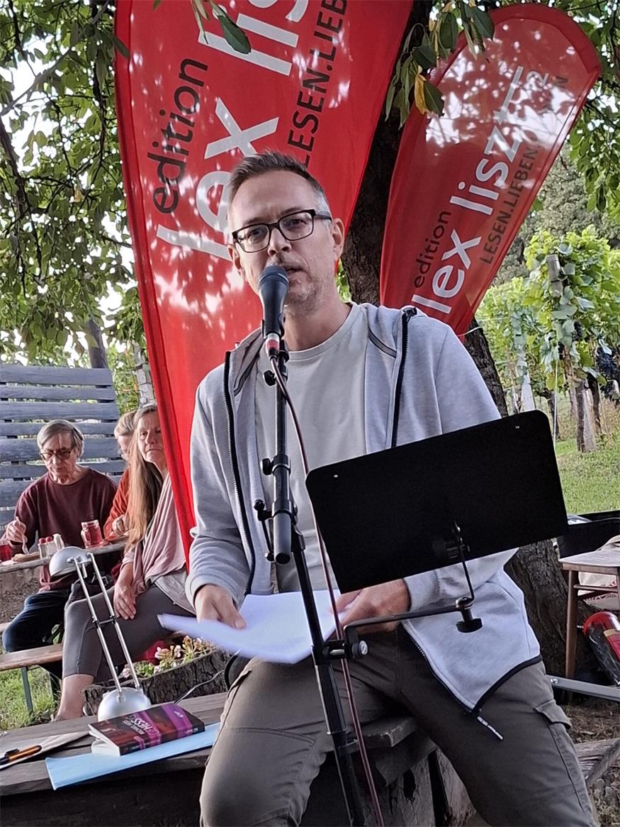 Lesen lieben, wandern und darüber reden: Bücher treffen Menschen