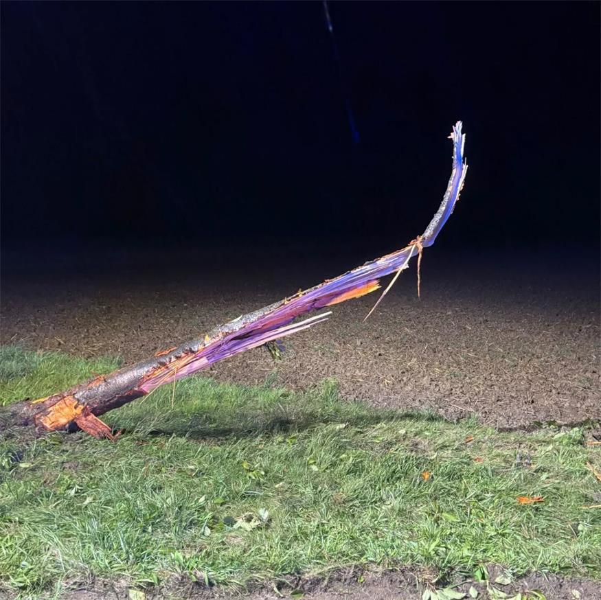 Im Regen: Auto überschlug sich
