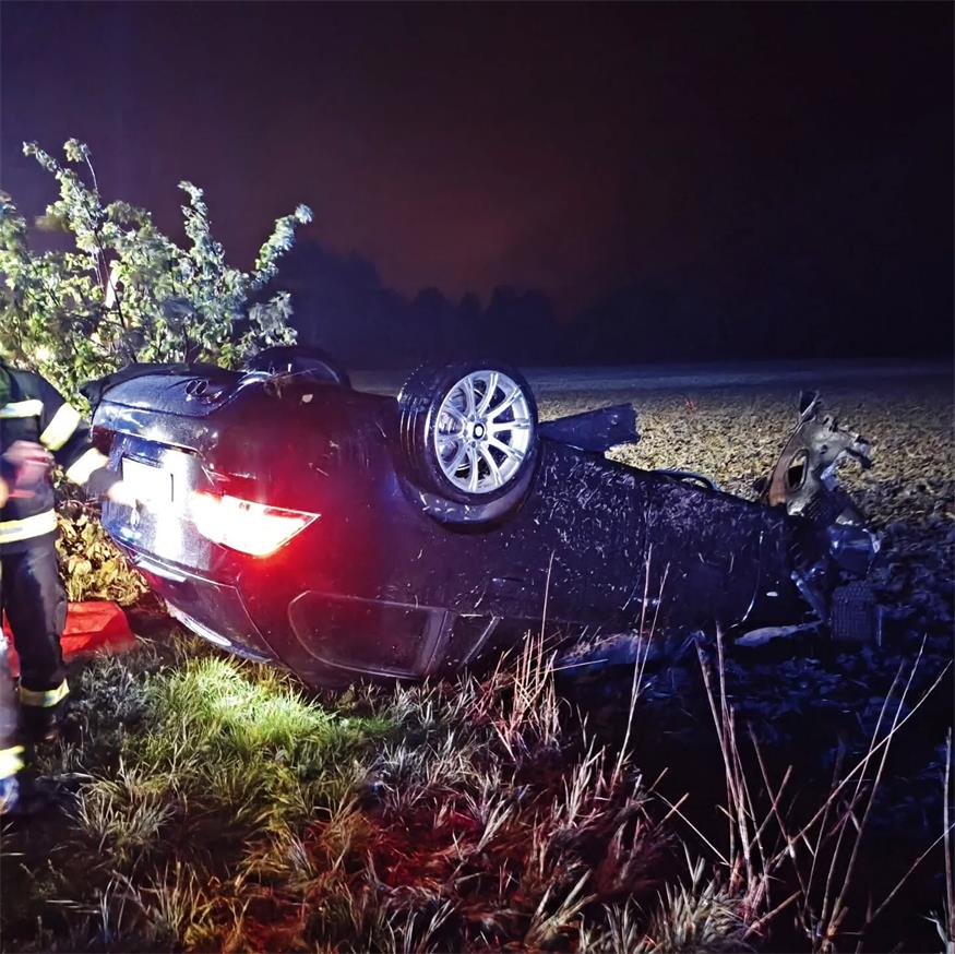 Im Regen: Auto überschlug sich