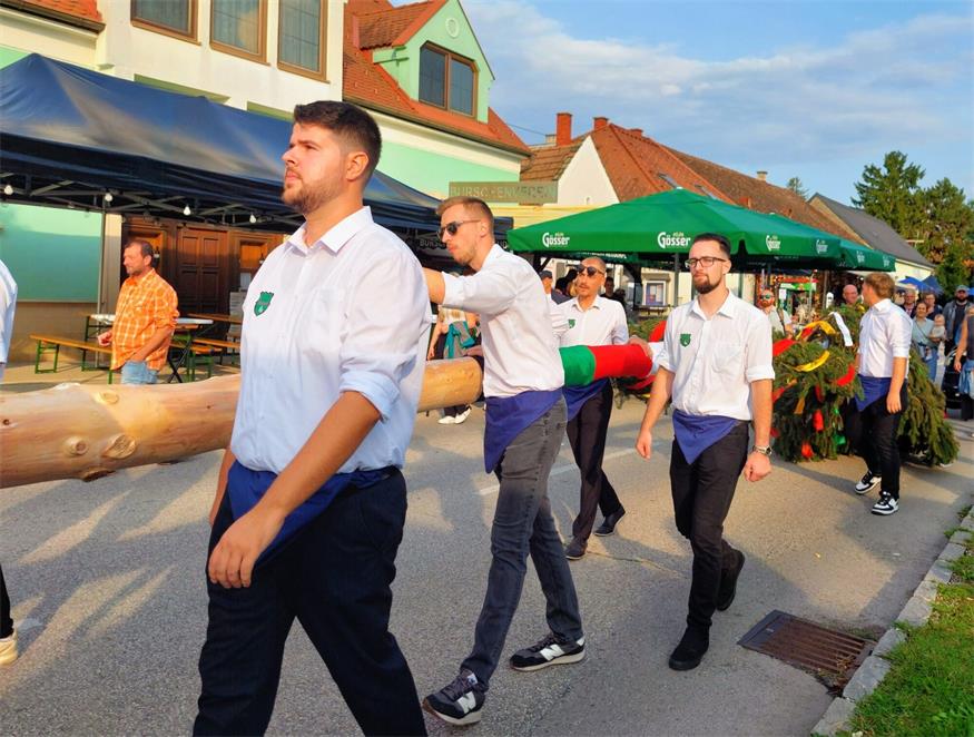 Neudörfler Dorffest: Hauptstraße verwandelte sich erneut in Festmeile