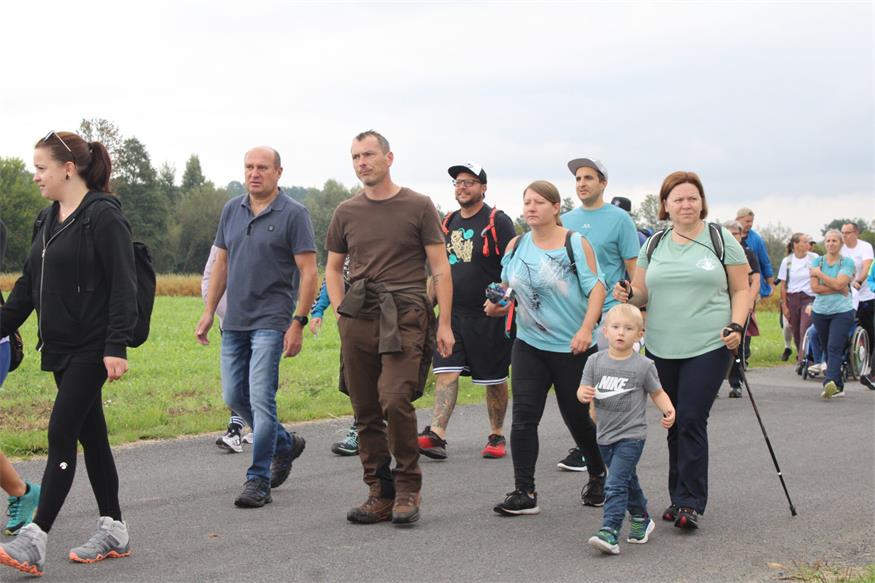 Benefizwanderung in Piringsdorf: Schritt für Schritt zum DaHuam4Kids