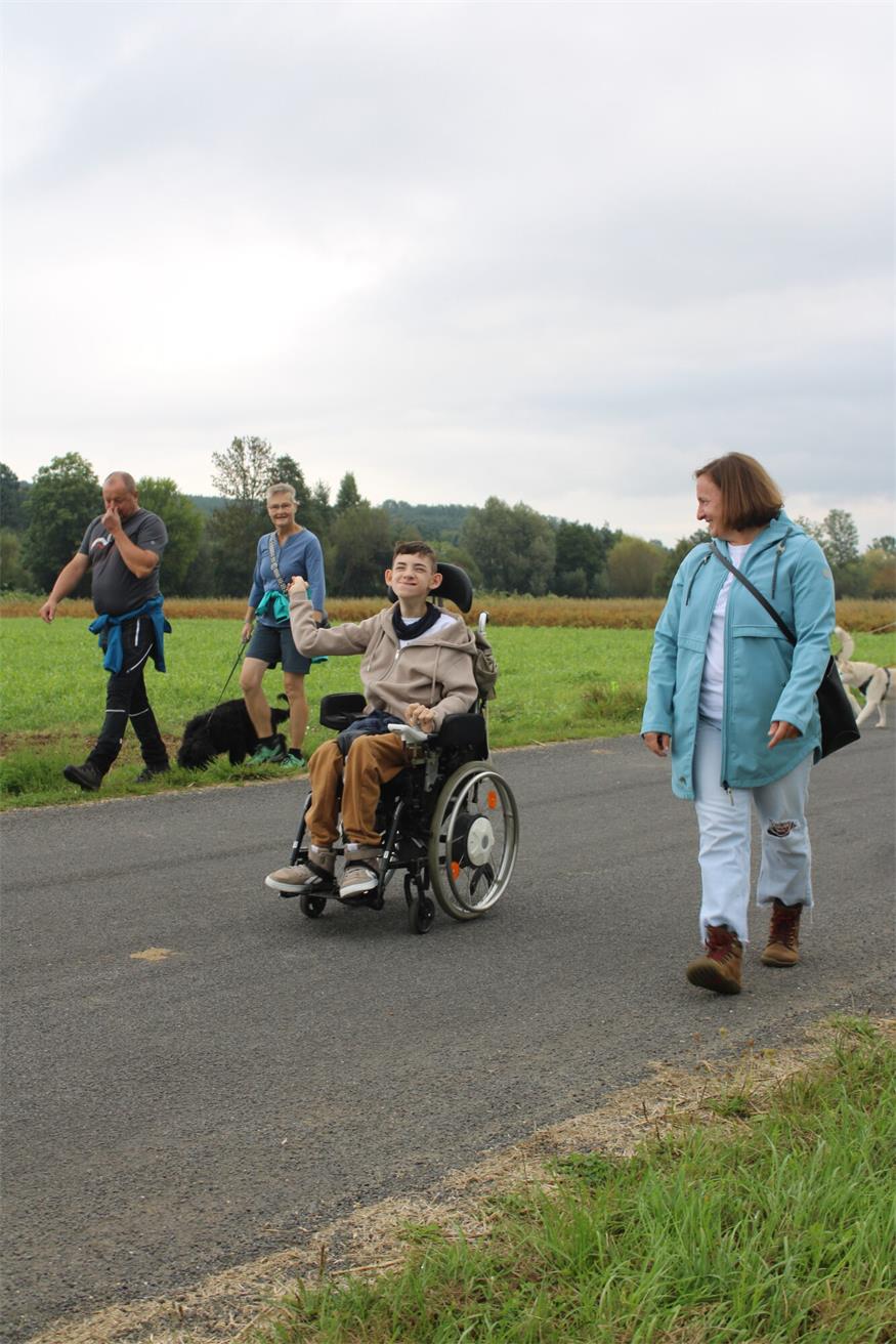 Benefizwanderung in Piringsdorf: Schritt für Schritt zum DaHuam4Kids