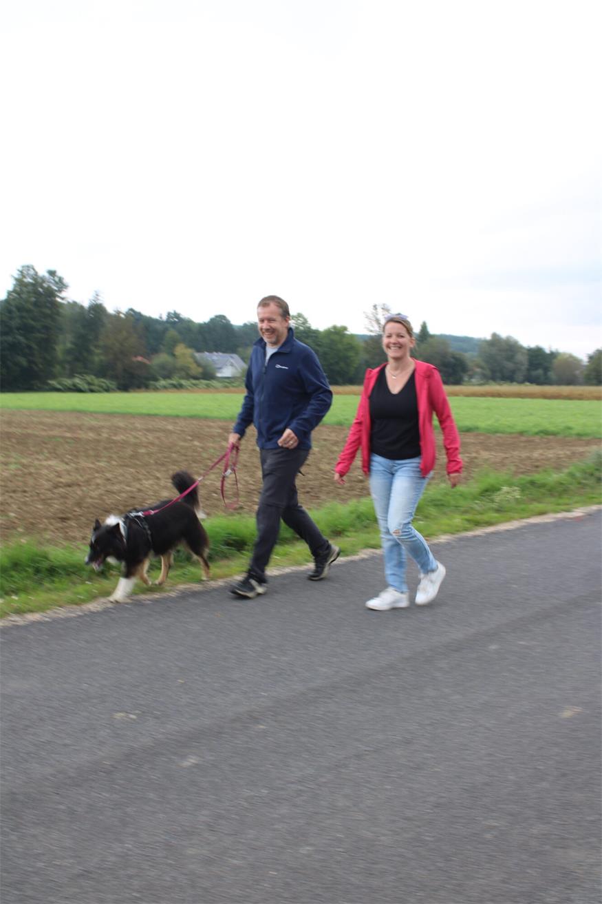Benefizwanderung in Piringsdorf: Schritt für Schritt zum DaHuam4Kids