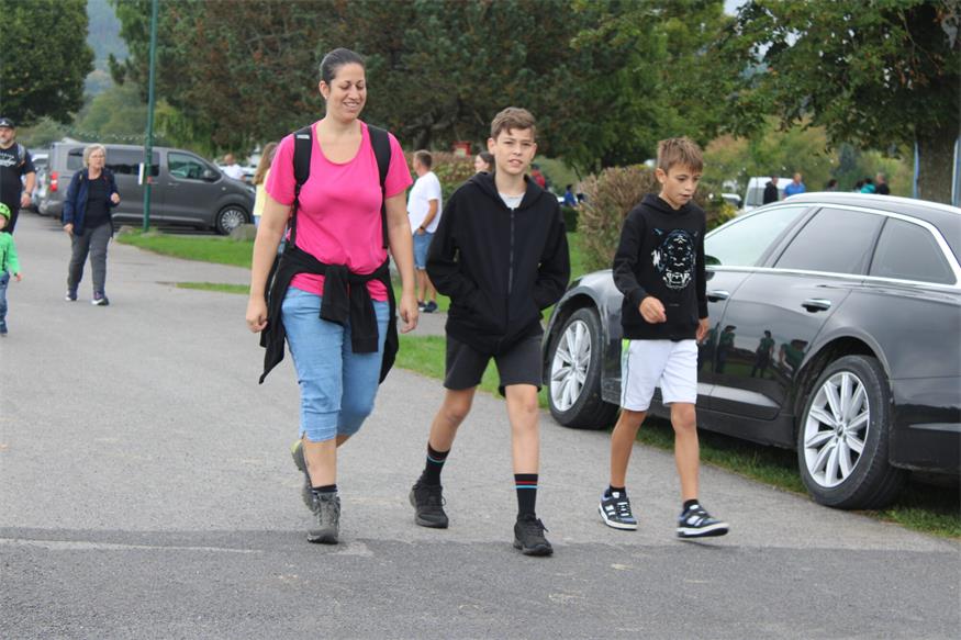 Benefizwanderung in Piringsdorf: Schritt für Schritt zum DaHuam4Kids