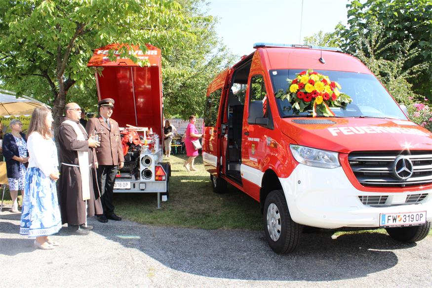 Dienstantritt für neues Fahrzeug der Feuerwehr Großmutschen