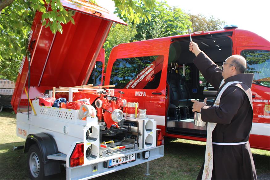 Dienstantritt für neues Fahrzeug der Feuerwehr Großmutschen