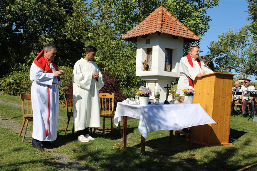 Jubiläum unter dem Matthäus-Bildstock von Salmannsdorf steht  bevor
