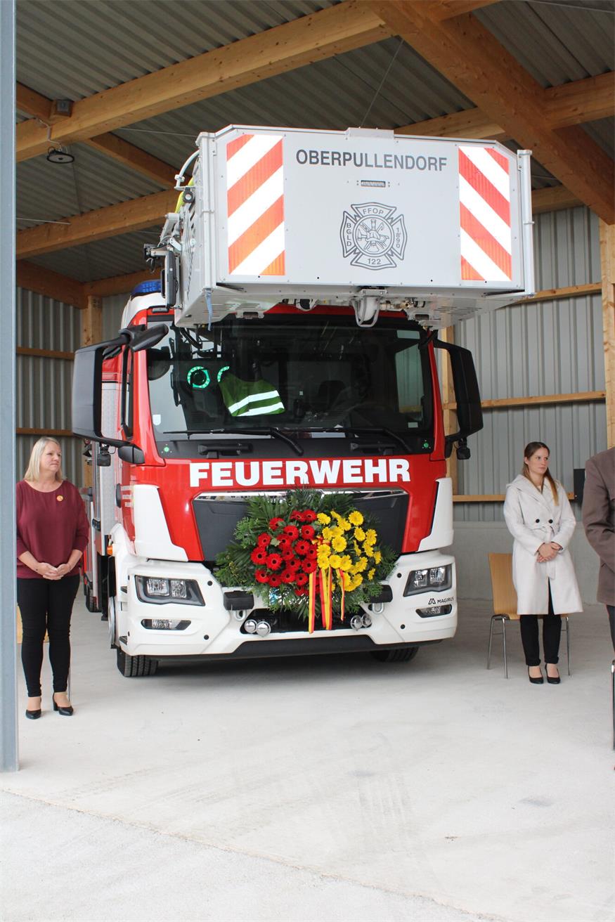 FF Oberpullendorf: Neubau und drei tonnenschwere „Kameraden“ gesegnet