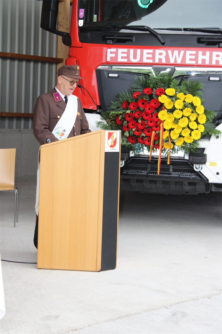 FF Oberpullendorf: Neubau und drei tonnenschwere „Kameraden“ gesegnet
