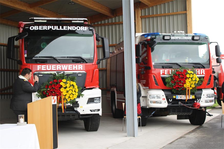 FF Oberpullendorf: Neubau und drei tonnenschwere „Kameraden“ gesegnet