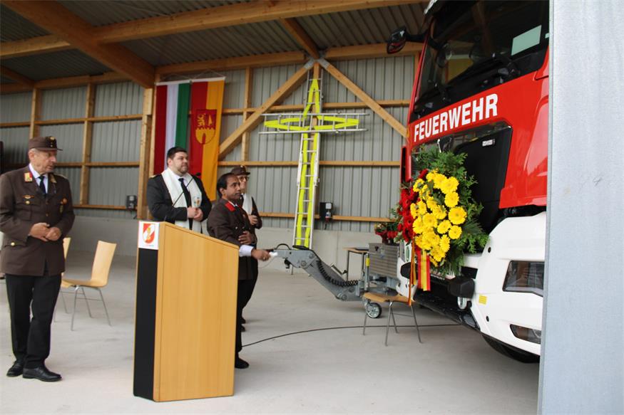 FF Oberpullendorf: Neubau und drei tonnenschwere „Kameraden“ gesegnet