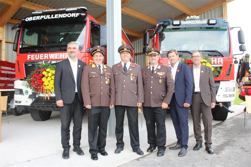 FF Oberpullendorf: Neubau und drei tonnenschwere „Kameraden“ gesegnet