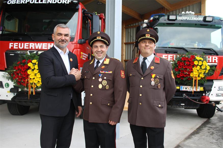 FF Oberpullendorf: Neubau und drei tonnenschwere „Kameraden“ gesegnet