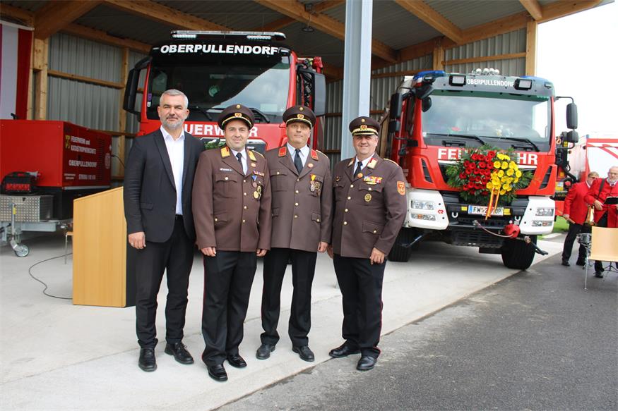FF Oberpullendorf: Neubau und drei tonnenschwere „Kameraden“ gesegnet