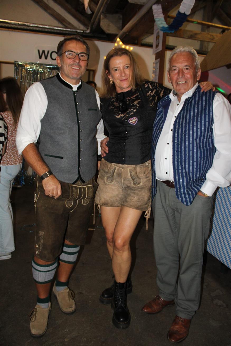 Mit der Lederhosen statt im Fußballtrikot zum Trachtenkirtag