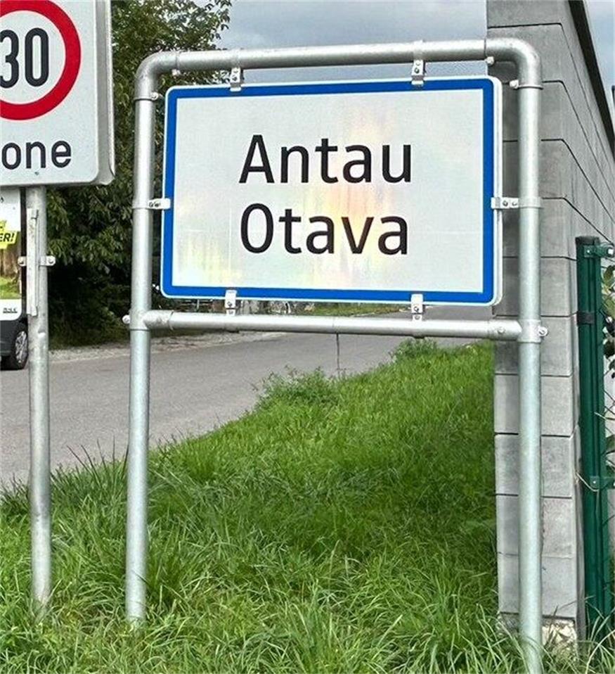 Zweisprachige Ortstafeln als starkes Symbol