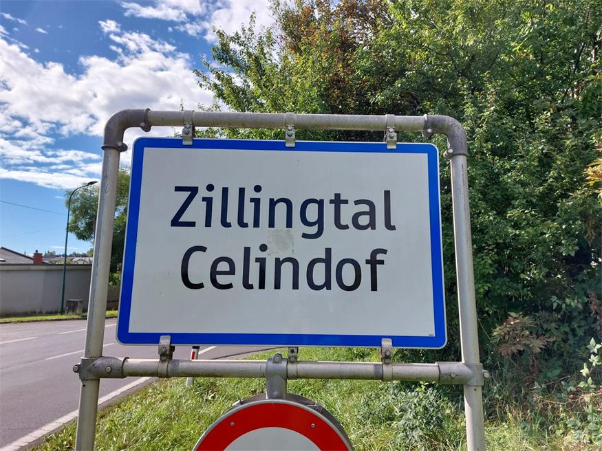 Zweisprachige Ortstafeln als starkes Symbol