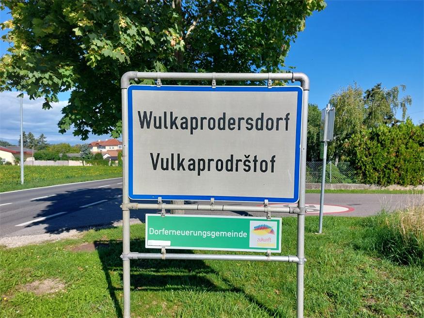 Zweisprachige Ortstafeln als starkes Symbol