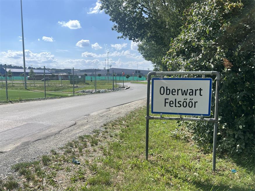 Zweisprachige Ortstafeln als starkes Symbol