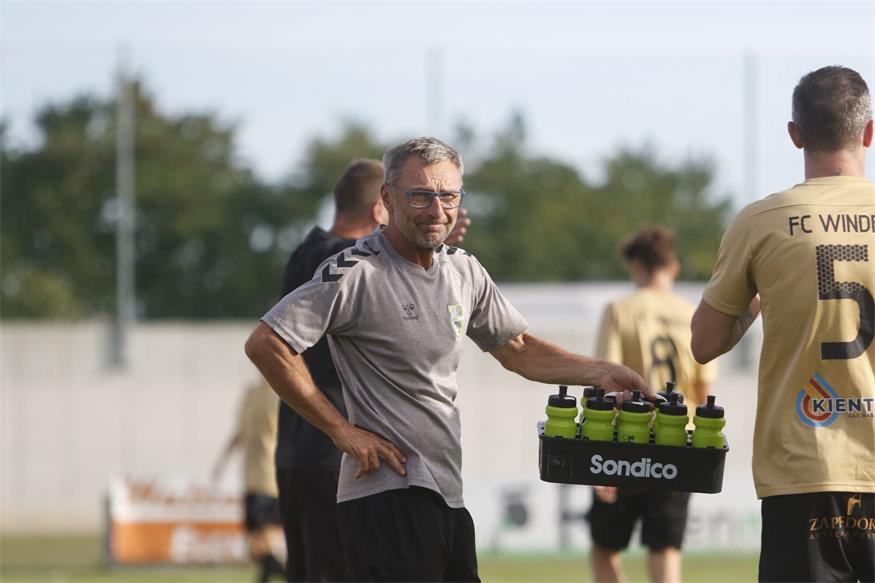 Neufeld zerlegte die Steinbrunner komplett