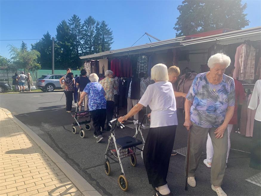Markttag brachte Mode und Genuss ins Pflegekompetenzzentrum Lackenbach