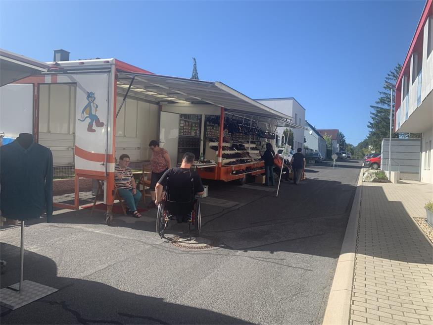 Markttag brachte Mode und Genuss ins Pflegekompetenzzentrum Lackenbach