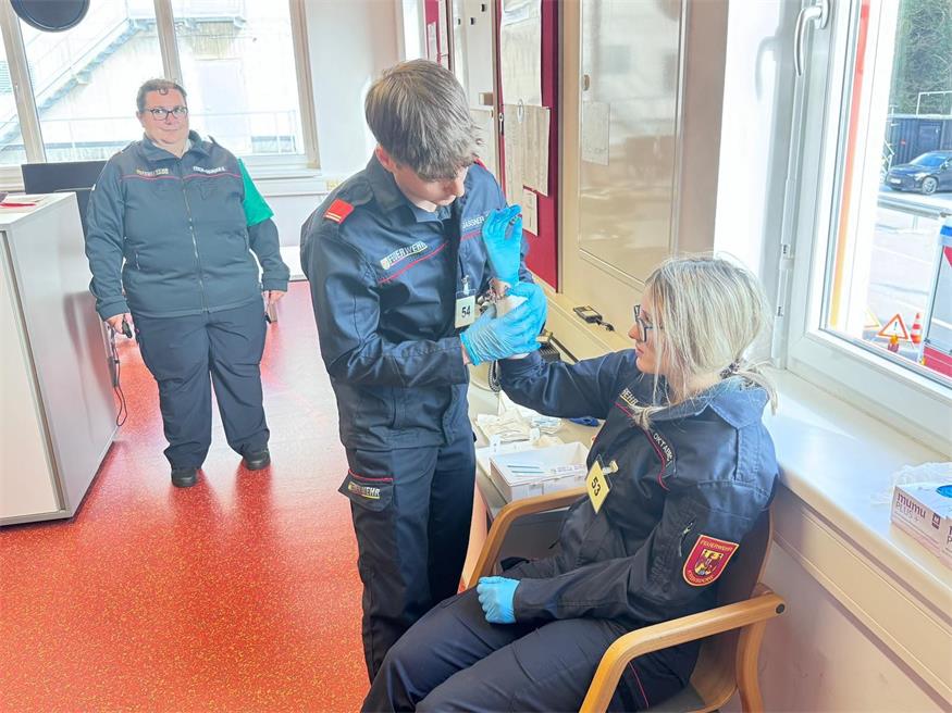 Jugendfeuerwehr: „Weiße Fahne“ bei Leistungsabzeichen in Gold