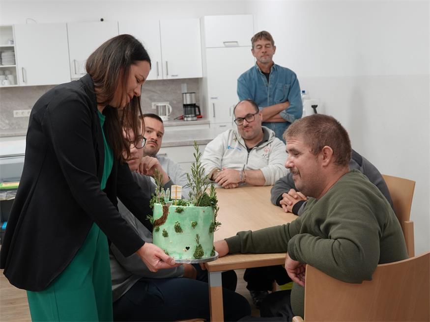 Waldquelle-Torte: Dankeschön an die Förderwerkstätte Oberpullendorf