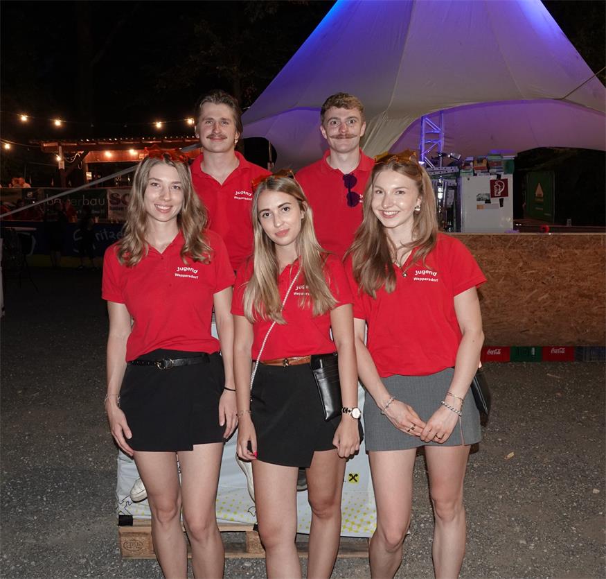 Bässe, Blech und beste Laune: Das Hosnhaara Fest rockte Weppersdorf