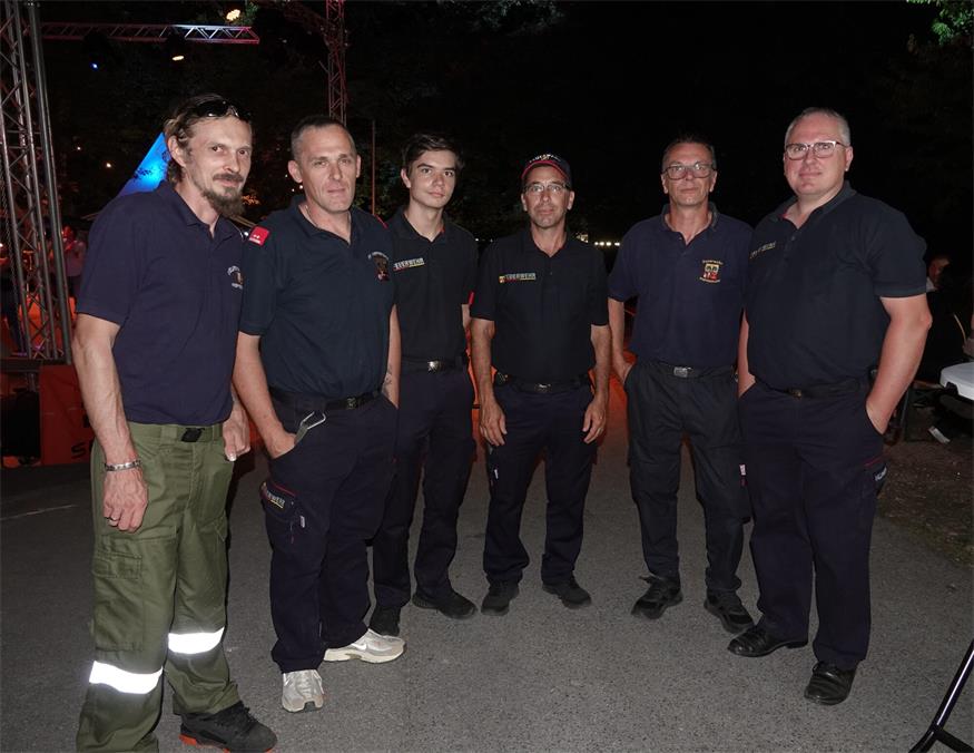 Bässe, Blech und beste Laune: Das Hosnhaara Fest rockte Weppersdorf