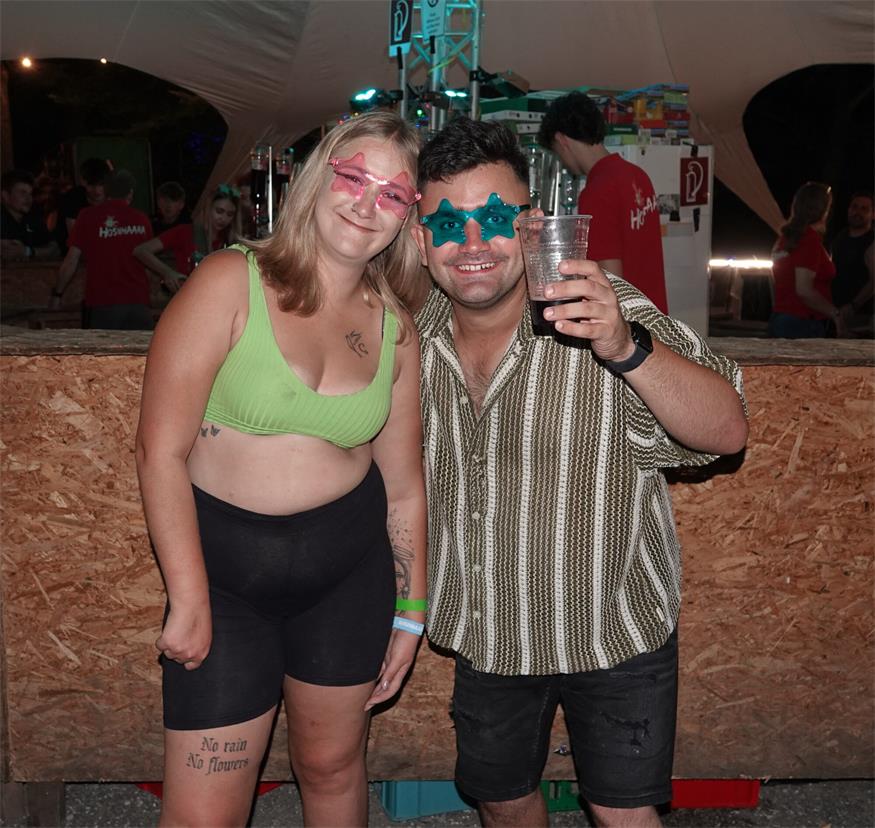 Bässe, Blech und beste Laune: Das Hosnhaara Fest rockte Weppersdorf