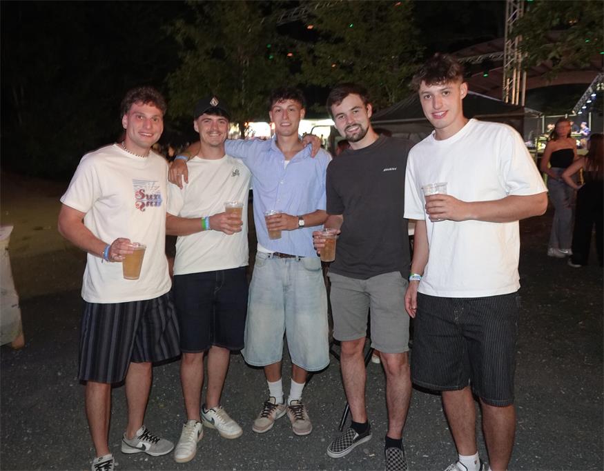 Bässe, Blech und beste Laune: Das Hosnhaara Fest rockte Weppersdorf