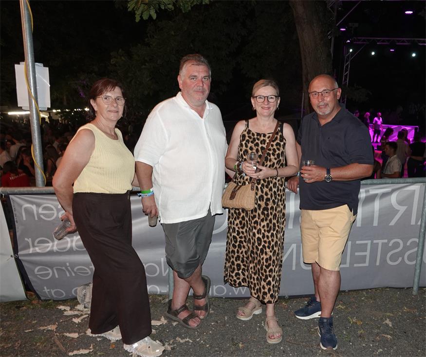 Bässe, Blech und beste Laune: Das Hosnhaara Fest rockte Weppersdorf
